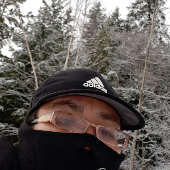 Meet your Posher, Zac - Picture 2 of 3